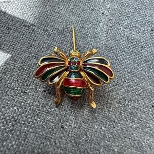 Joan Rivers Gold Tone Multi-Color Enamel Plique a Jour Bee 1” Pin